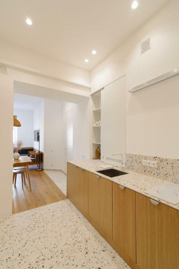 Sunrise Apartment Lviv Extérieur photo