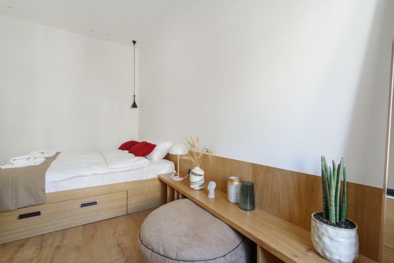 Sunrise Apartment Lviv Extérieur photo